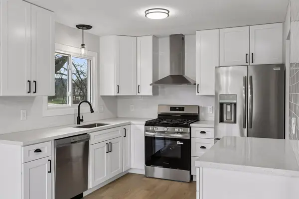 8708 64th Avenue N, Brooklyn Park, MN 55428