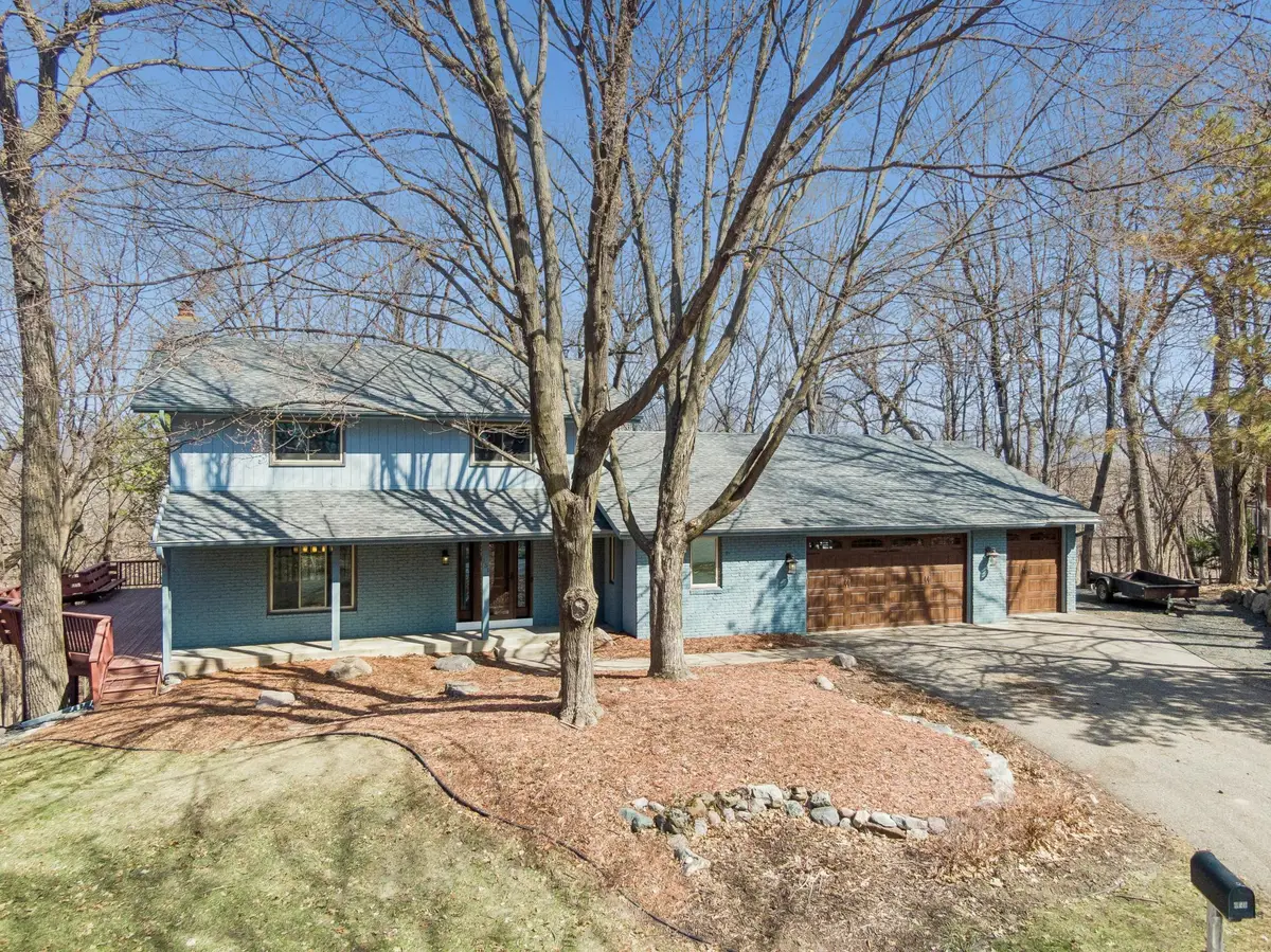 151 Choctaw Circle, Chanhassen, MN 55317 - #1