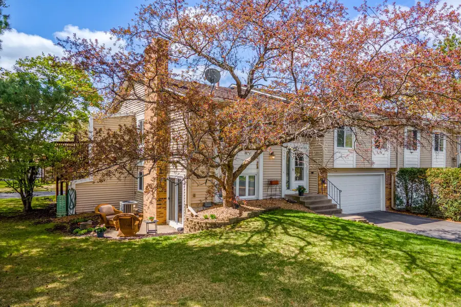 10941 105th Avenue N, Maple Grove, MN 55369 - #2