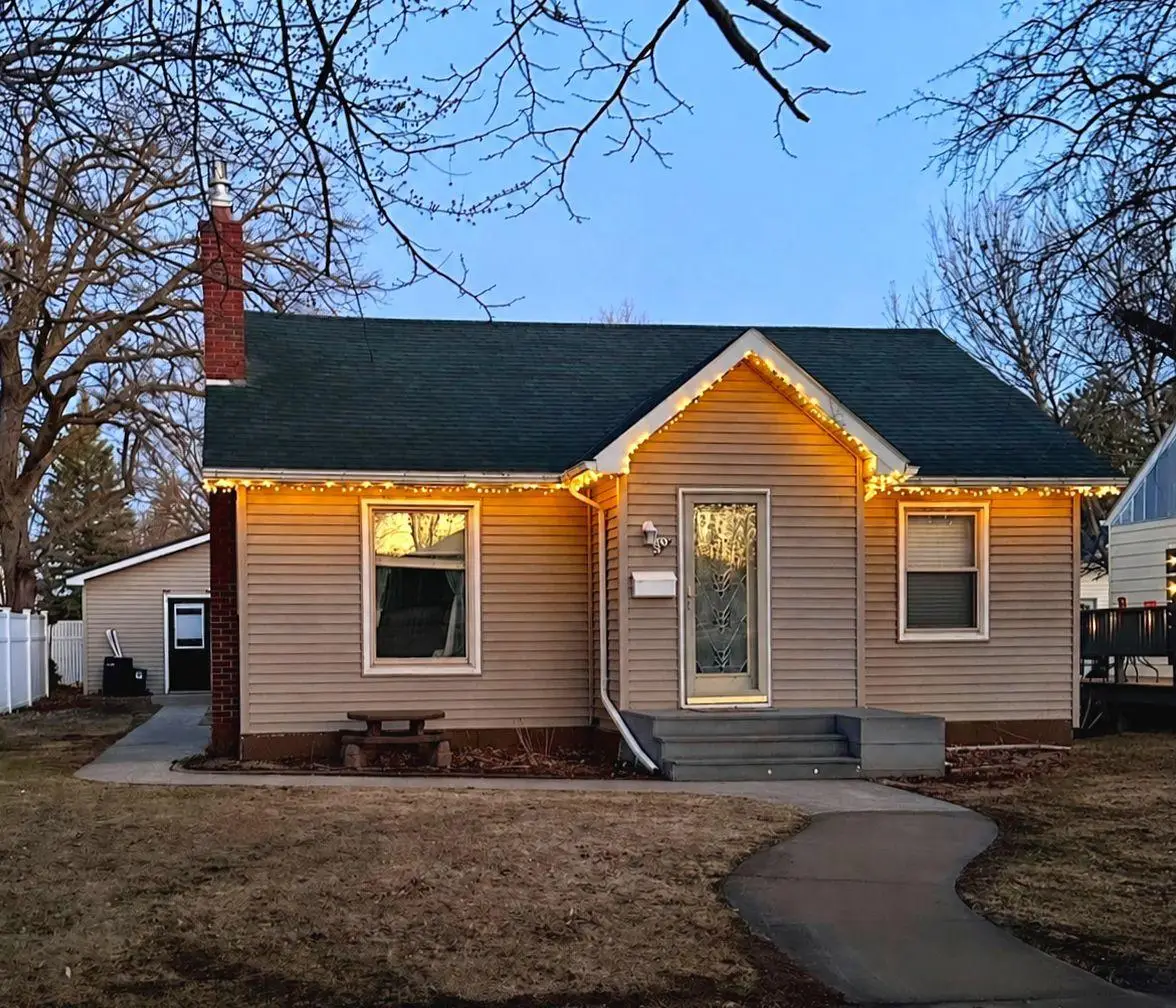 319 Crocker Avenue N, Thief River Falls, MN 56701 - #1