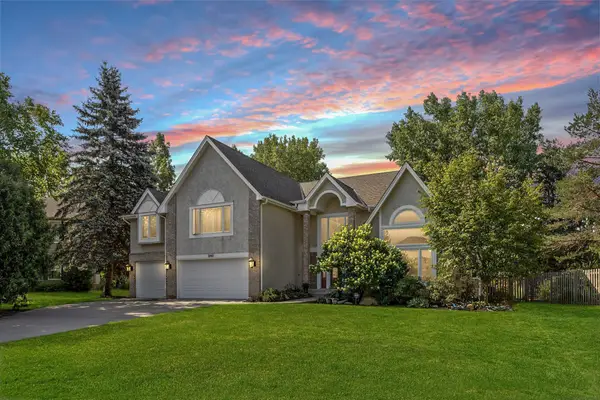 240 Cottonwood Drive, Vadnais Heights, MN 55127