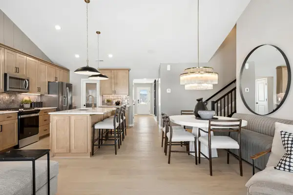 1663 Lund Way, Shakopee, MN 55379