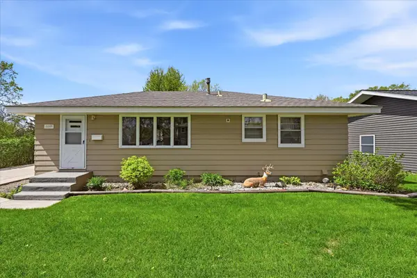 1209 Vincent Place, Chaska, MN 55318