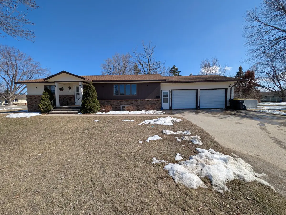 411 6th Avenue Sw, Perham, MN 56573 - #1