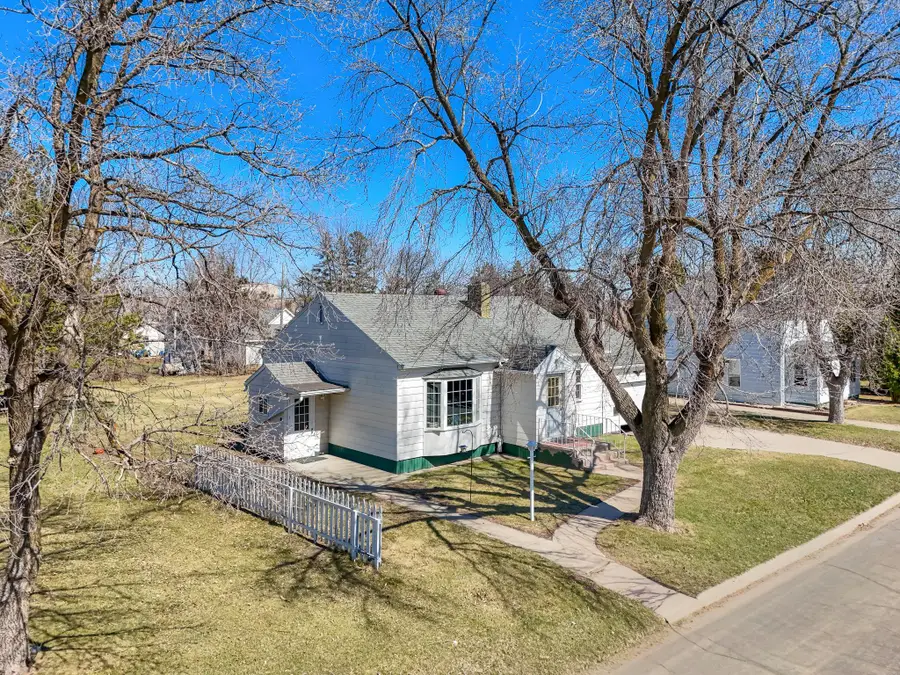 525 3rd St Se, Perham, MN 56573 - #3