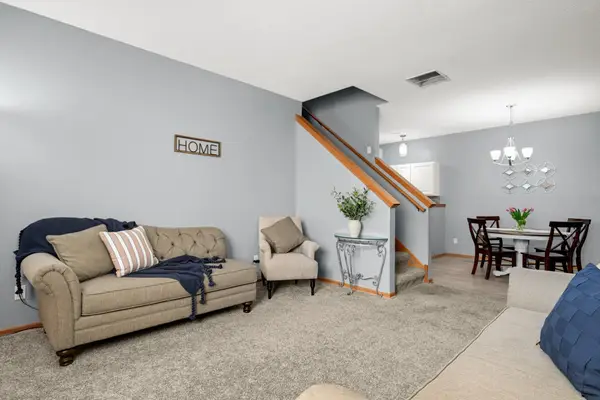 1572 Countryside Drive, Shakopee, MN 55379