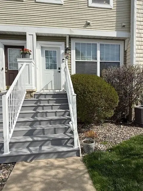 1240 County Road D E #15, Maplewood, MN 55109