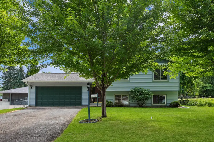 229 21st Avenue S, South Saint Paul, MN 55075 - #3