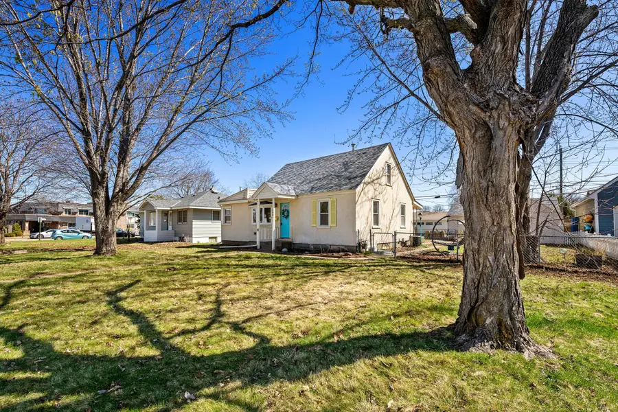 208 5th Avenue Se, Osseo, MN 55369 - #2