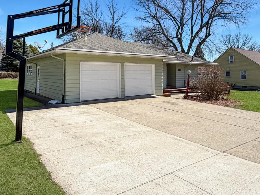 841 Redwood Drive, Fairmont, MN 56031 - #2