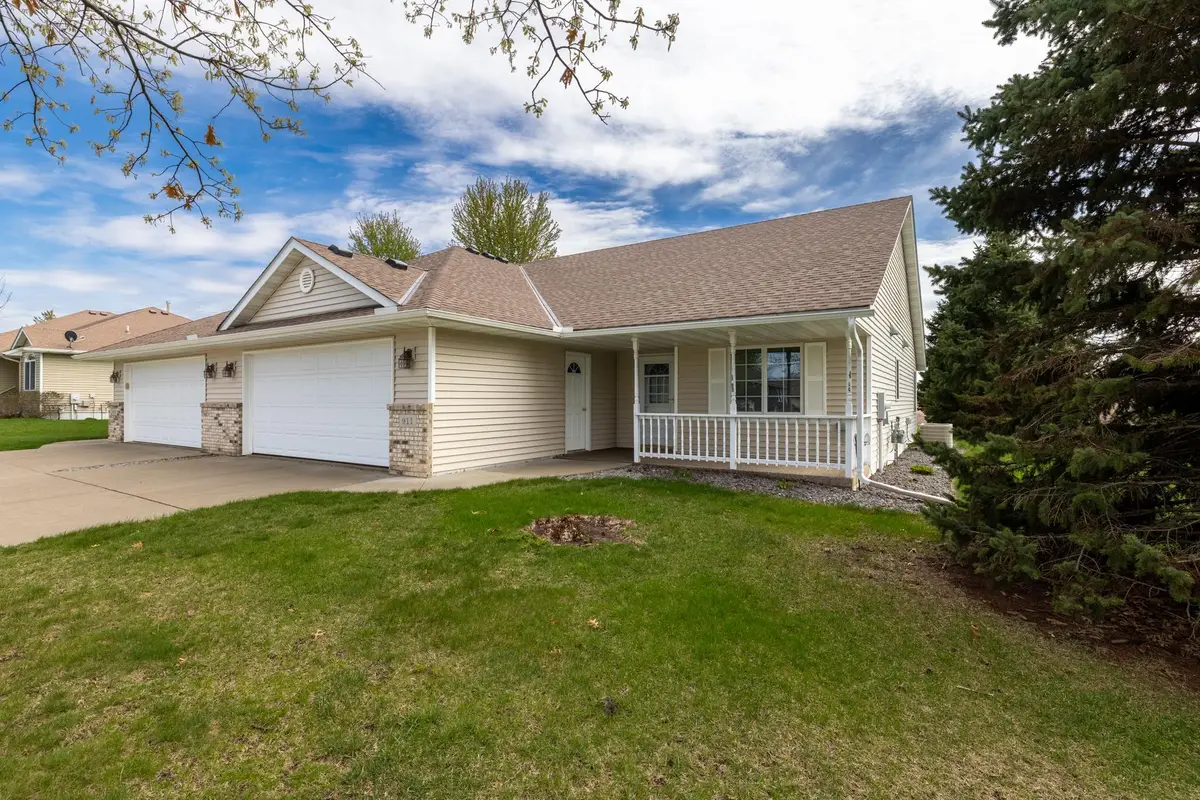 911 Prairie Oak Drive, Belle Plaine, MN 56011 - #1
