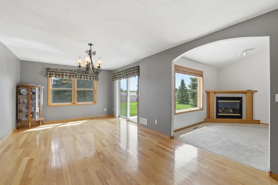 911 Prairie Oak Drive, Belle Plaine, MN 56011 - #2