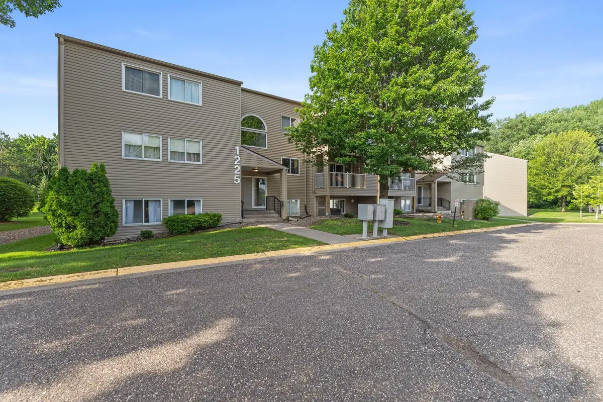 1225 Ferndale Street N #B9, Maplewood, MN 55119 - #1