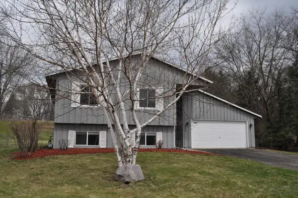 4668 Penkwe Way, Eagan, MN 55122