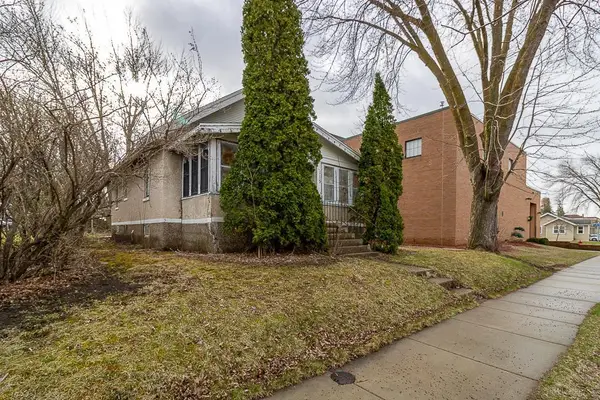 115 N Lexington Avenue, Le Center, MN 56057