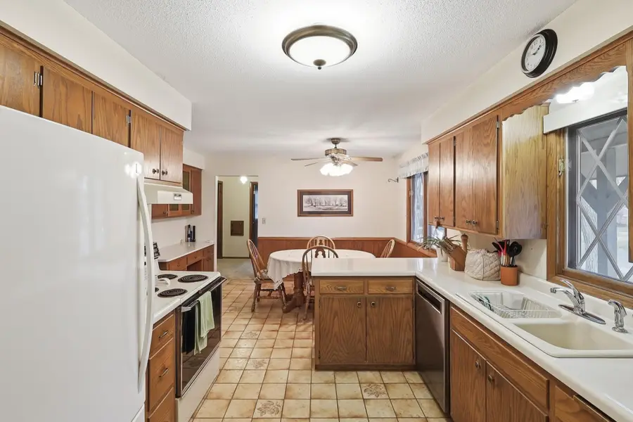 8601 Fairview Avenue N, New Hope, MN 55428 - #3