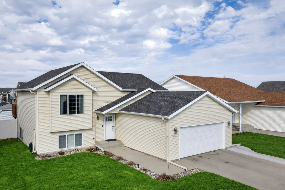 1166 39 1/2 Avenue W, West Fargo, ND 58078 - #1