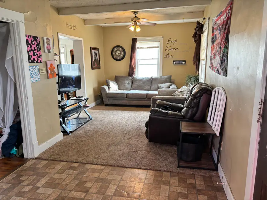 606 Minnesota Avenue, Albert Lea, MN 56007 - #2