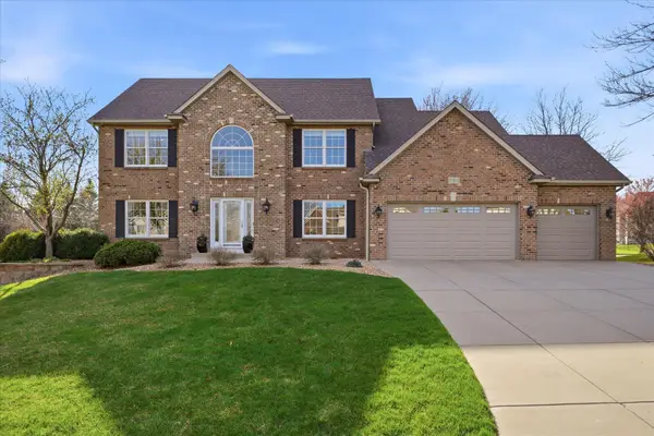 17811 Hollybrook Trail, Lakeville, MN 55044