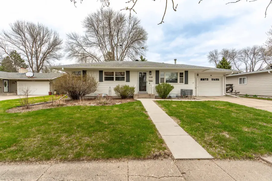 2320 10th Street S, Fargo, ND 58103 - #2