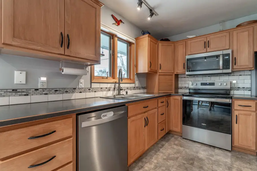 2320 10th Street S, Fargo, ND 58103 - #3