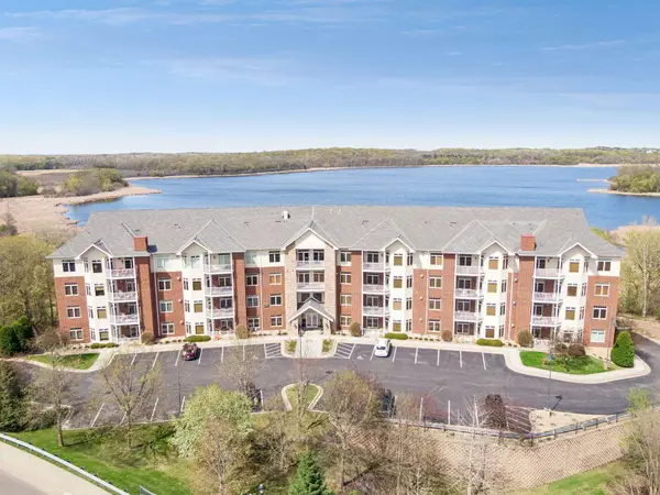 1776 Stieger Lake Lane #100, Victoria, MN 55386