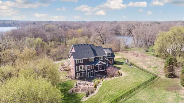 79 Apple Orchard Road, Dellwood, MN 55110