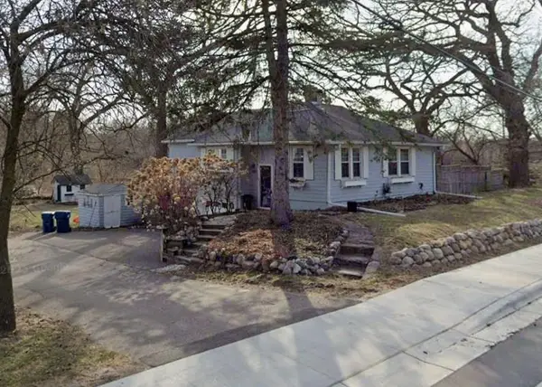 202 Oak Street, Excelsior, MN 55331