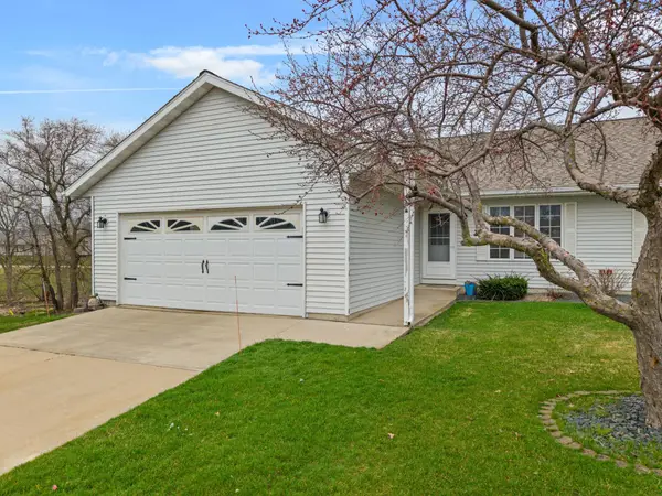 160 Orchard Manor Drive Se, Plainview, MN 55964