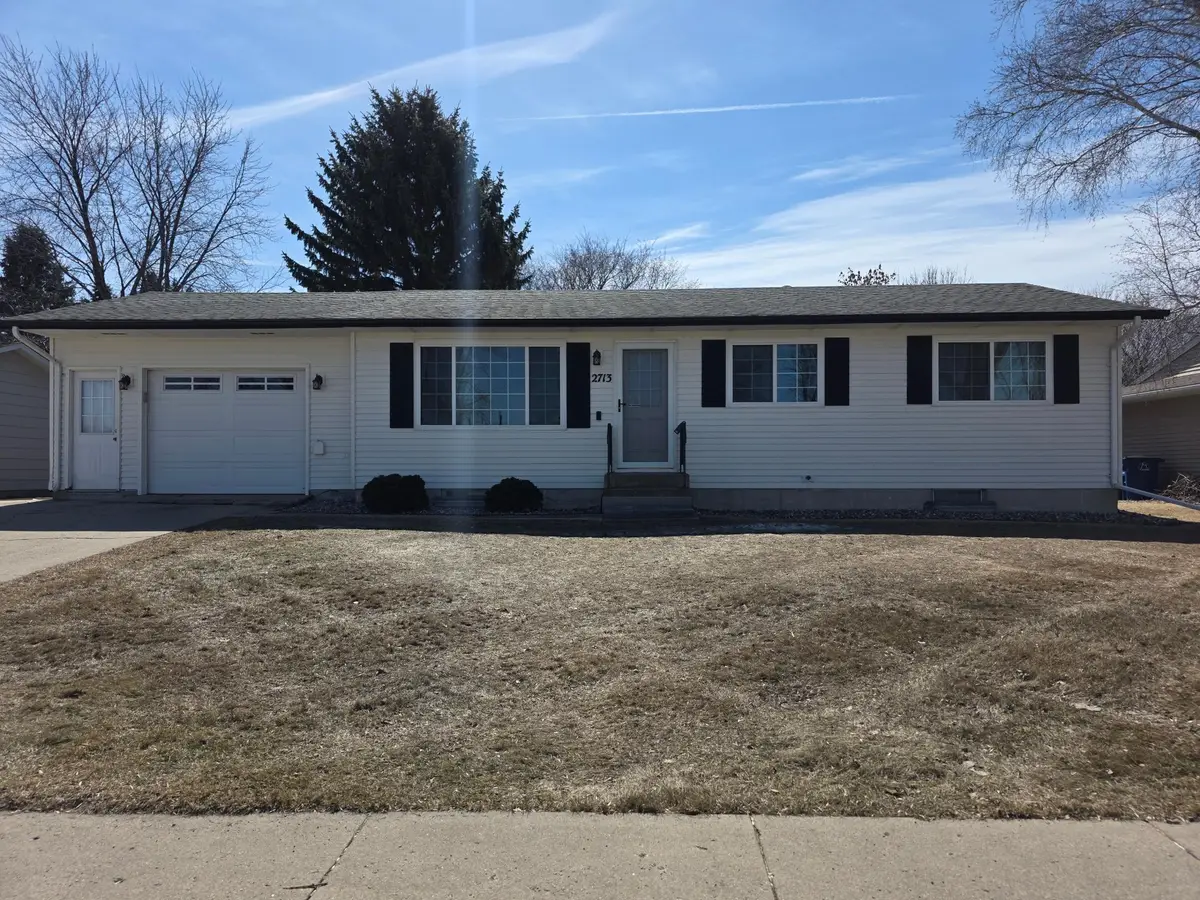 2713 4th Avenue S, Moorhead, MN 56560 - #1