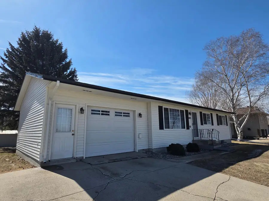 2713 4th Avenue S, Moorhead, MN 56560 - #2