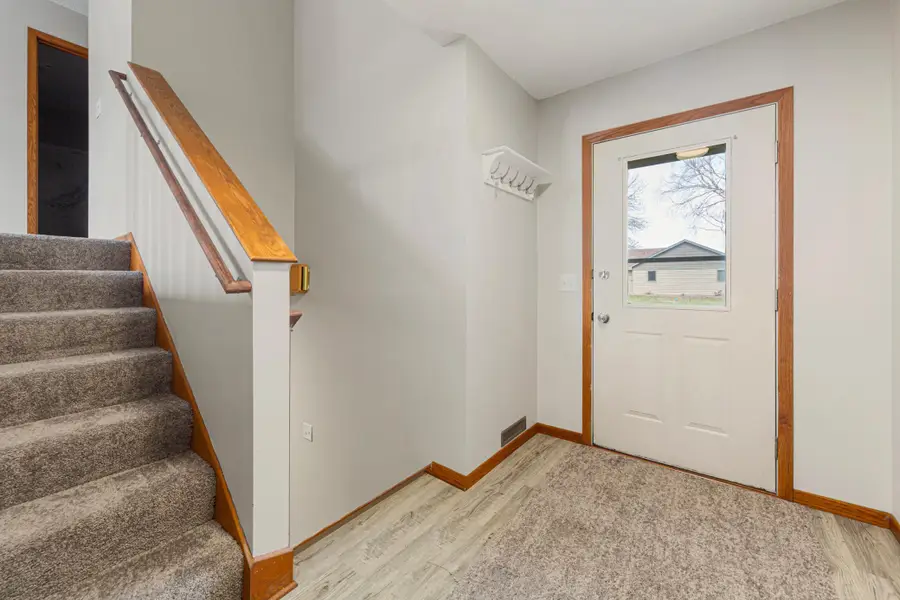 404 Pilgrim Street, Saint Clair, MN 56080 - #2