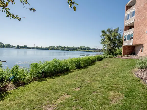 329 Geneva Avenue N #403, Oakdale, MN 55128