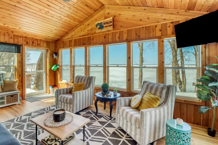 1324 E Shore Drive, Detroit Lakes, MN 56501 - #3