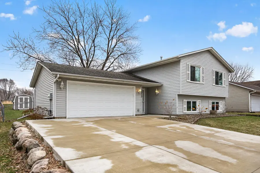 7373 Ivystone Avenue S, Cottage Grove, MN 55016 - #2
