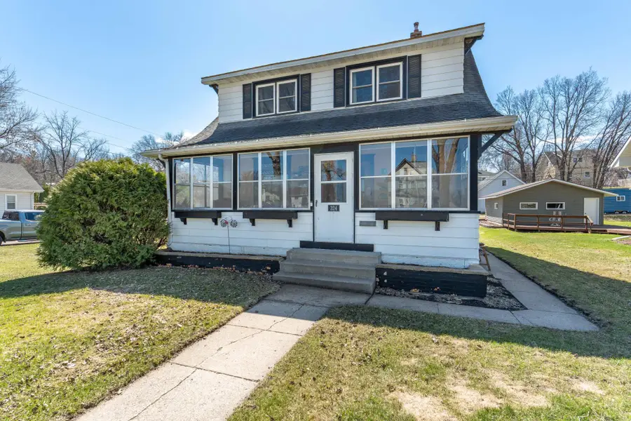 324 E Vasa Avenue, Fergus Falls, MN 56537 - #2
