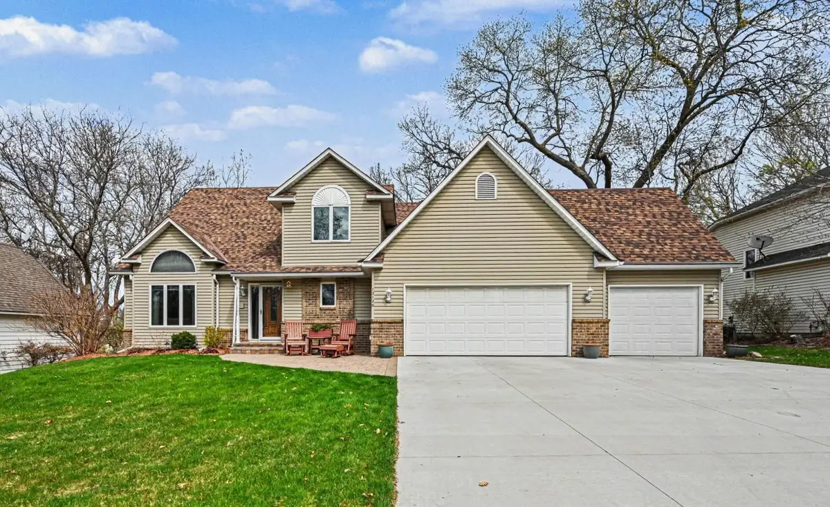 12126 Gantry Lane, Apple Valley, MN 55124 - #1