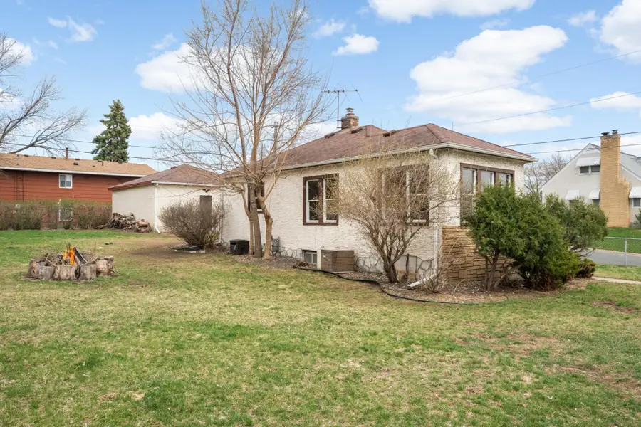 202 Park Street W, South Saint Paul, MN 55075 - #2