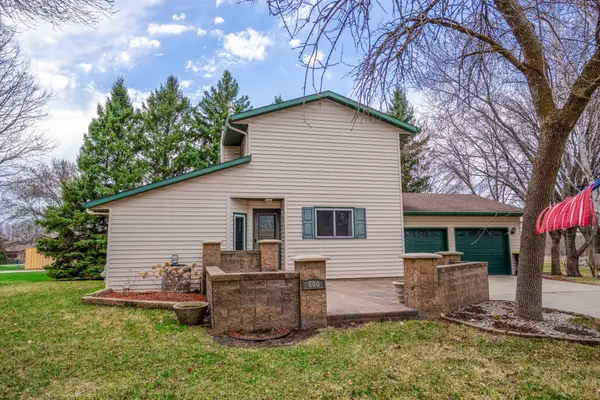 600 33rd Street Nw, Willmar, MN 56201