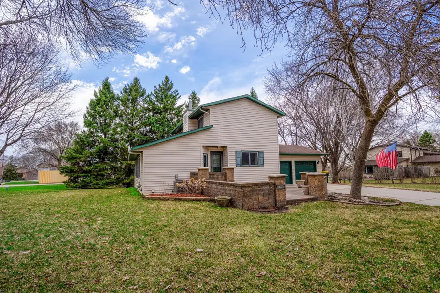 600 33rd Street Nw, Willmar, MN 56201 - #2