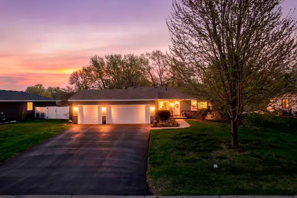 17076 Forfar Court, Lakeville, MN 55024