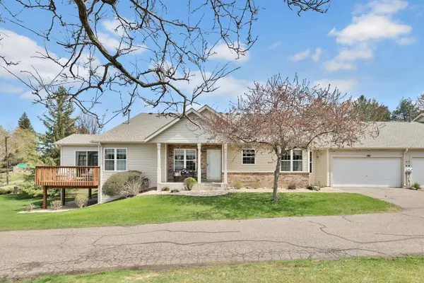 180 Wedgewood Drive, Mahtomedi, MN 55115