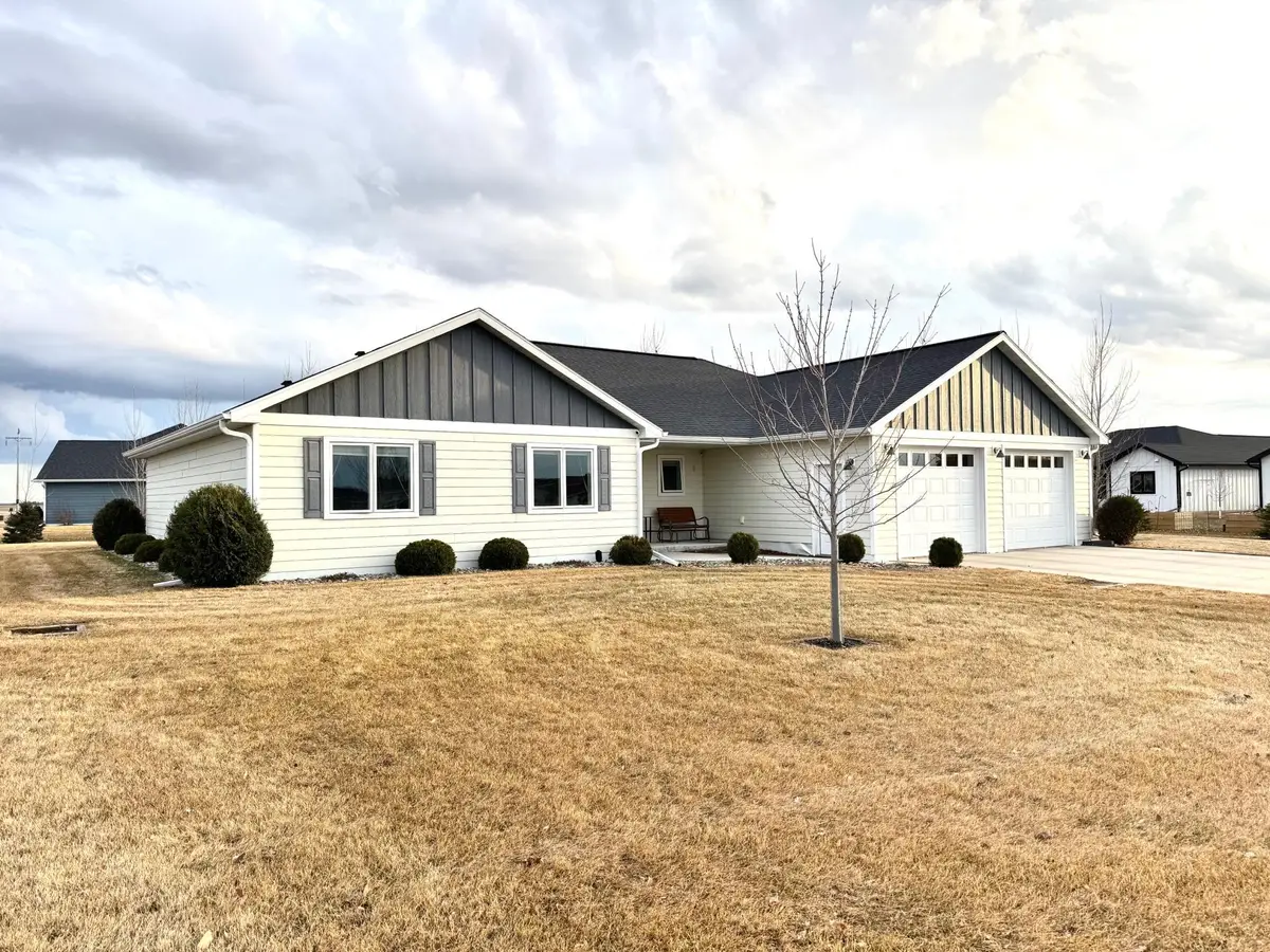 204 11th Street Sw, Roseau, MN 56751 - #1