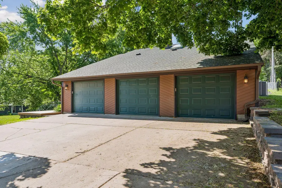 332 Brooks Avenue E, Little Canada, MN 55117 - #2