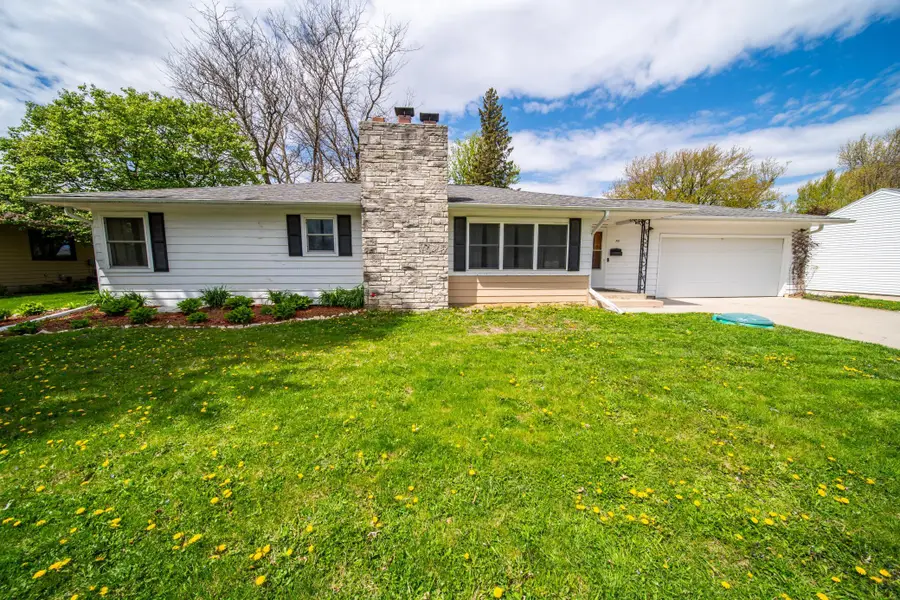 301 5th Ave Nw, Dodge Center, MN 55927 - #2