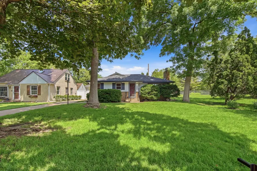 2717 30th Avenue Ne, Saint Anthony, MN 55418 - #2