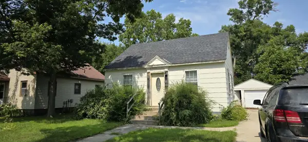 122 W 5th Street, Litchfield, MN 55355