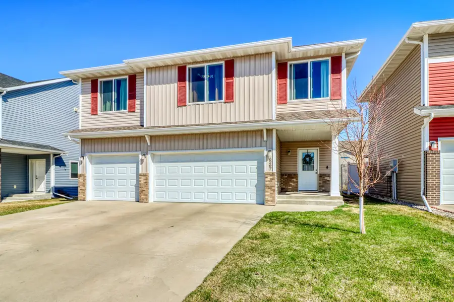 6267 59th Avenue S, Fargo, ND 58104 - #2