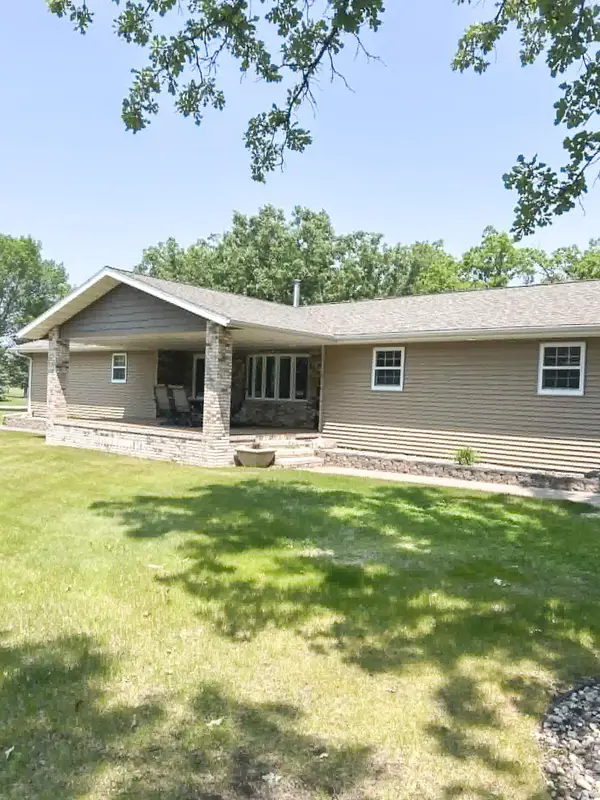 102 Colony Drive S, Karlstad, MN 56732