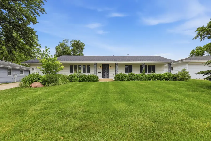 613 Monroe Street S, Shakopee, MN 55379 - #2